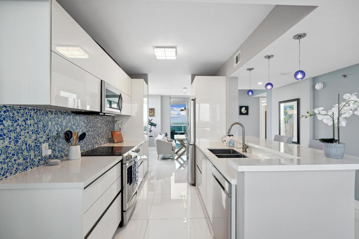 2641 N Flamingo Road 1708n