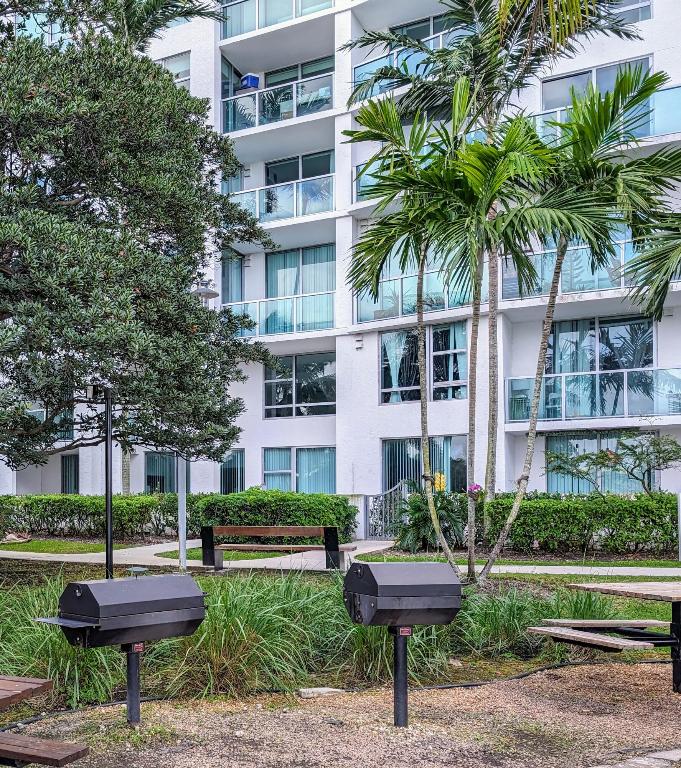 2641 N Flamingo Road 1708n