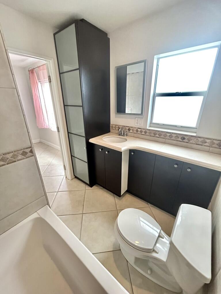 815 Middle River Drive 210