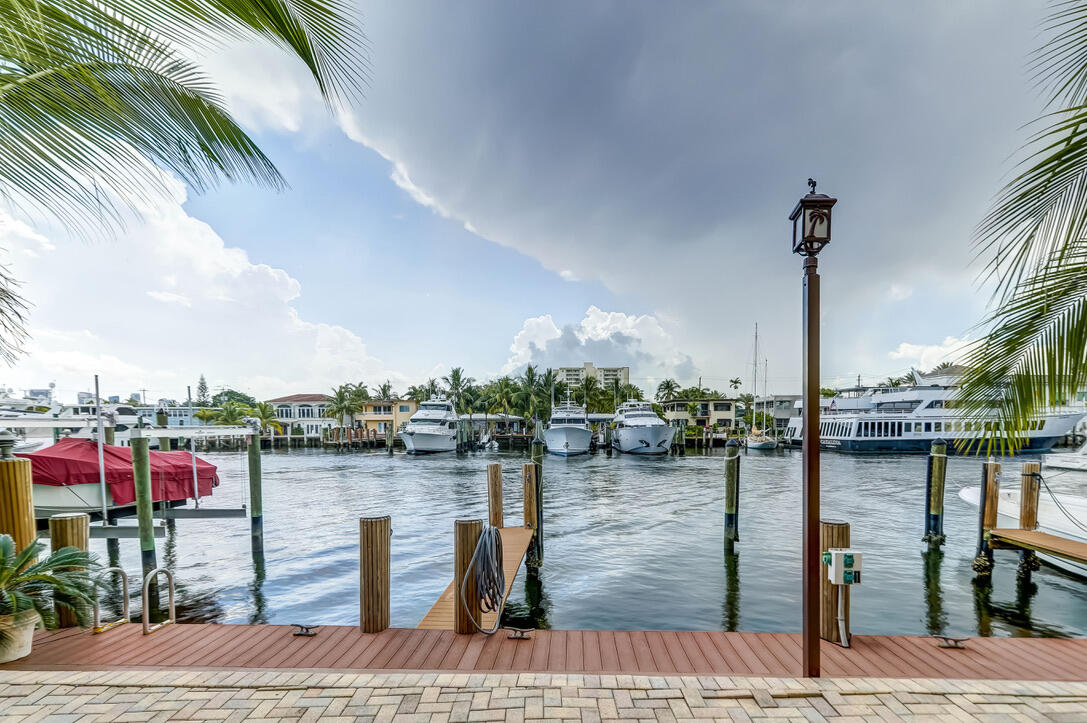 815 Middle River Drive 210