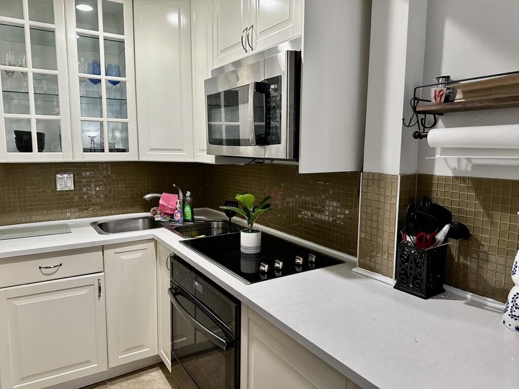 815 Middle River Drive 210