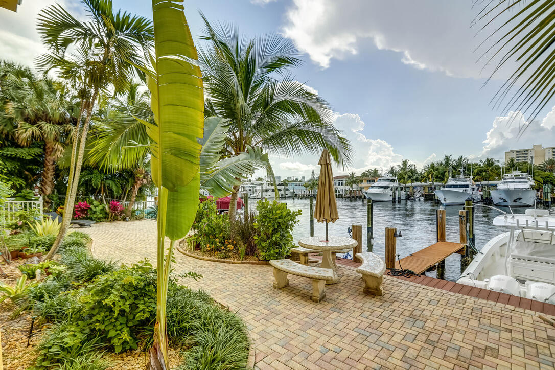 815 Middle River Drive 210