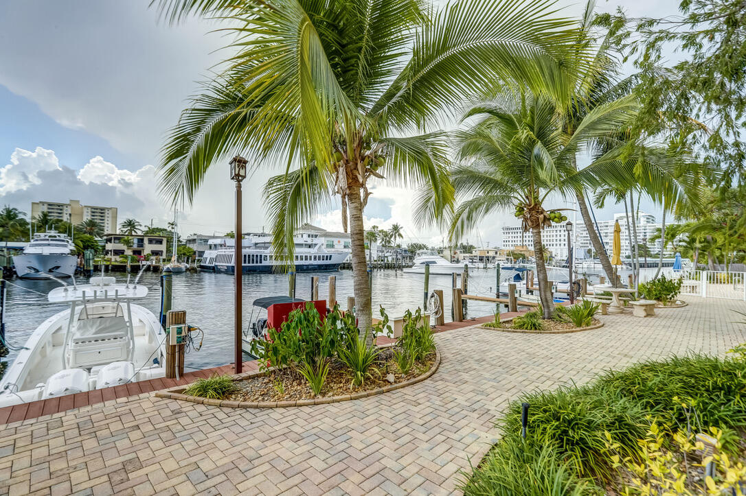 815 Middle River Drive 210