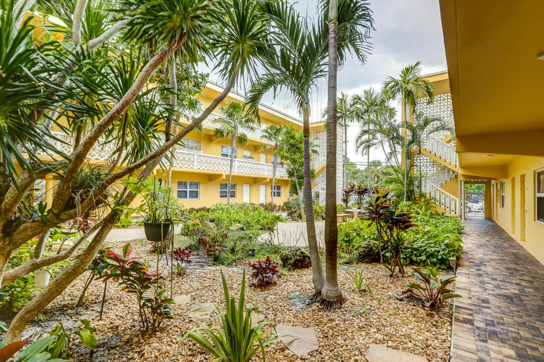 815 Middle River Drive 210