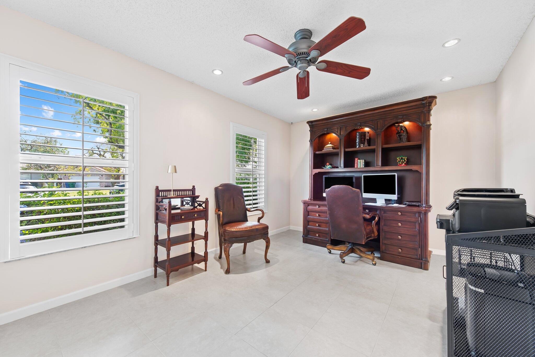10957 NW 19th Manor