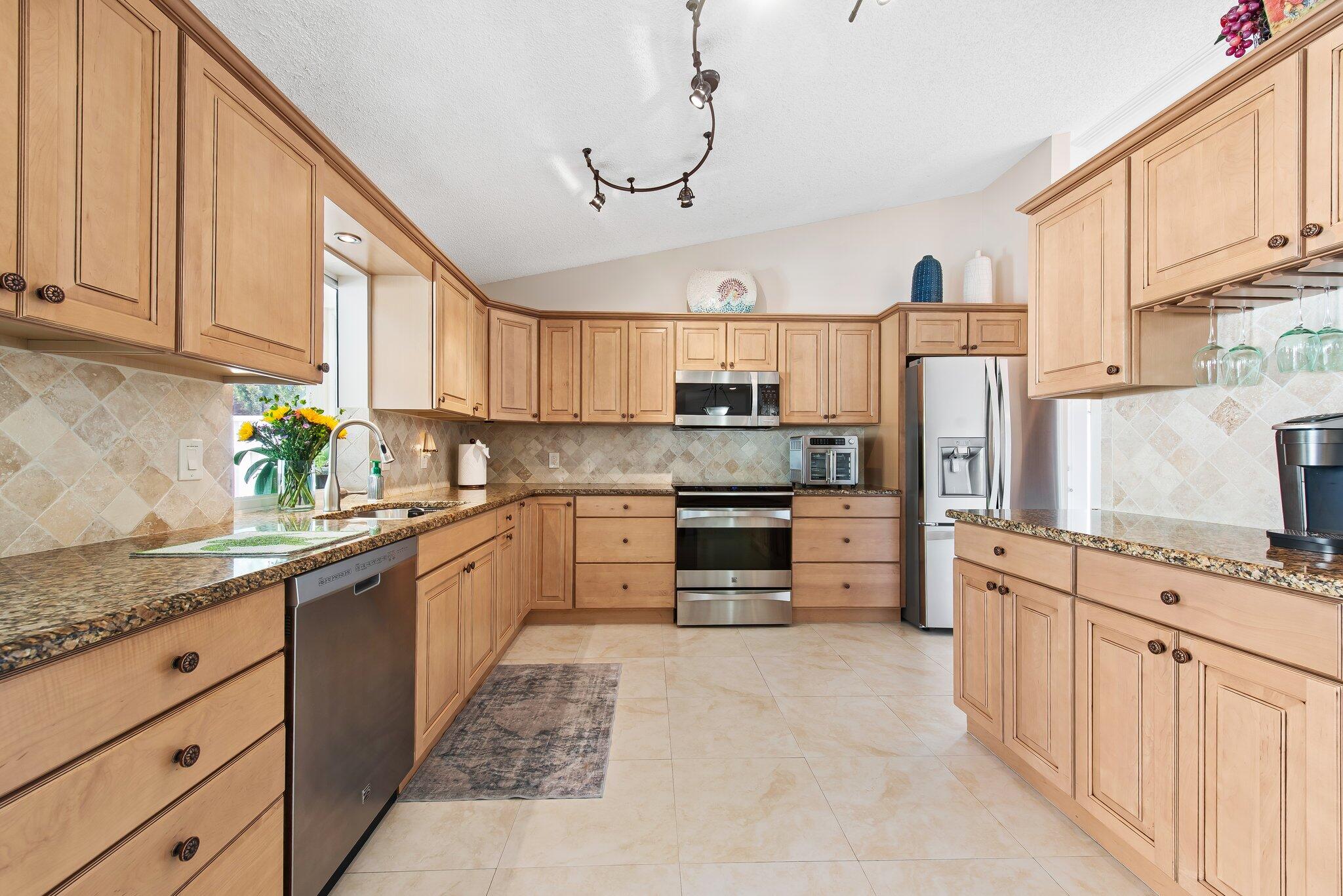 10957 NW 19th Manor