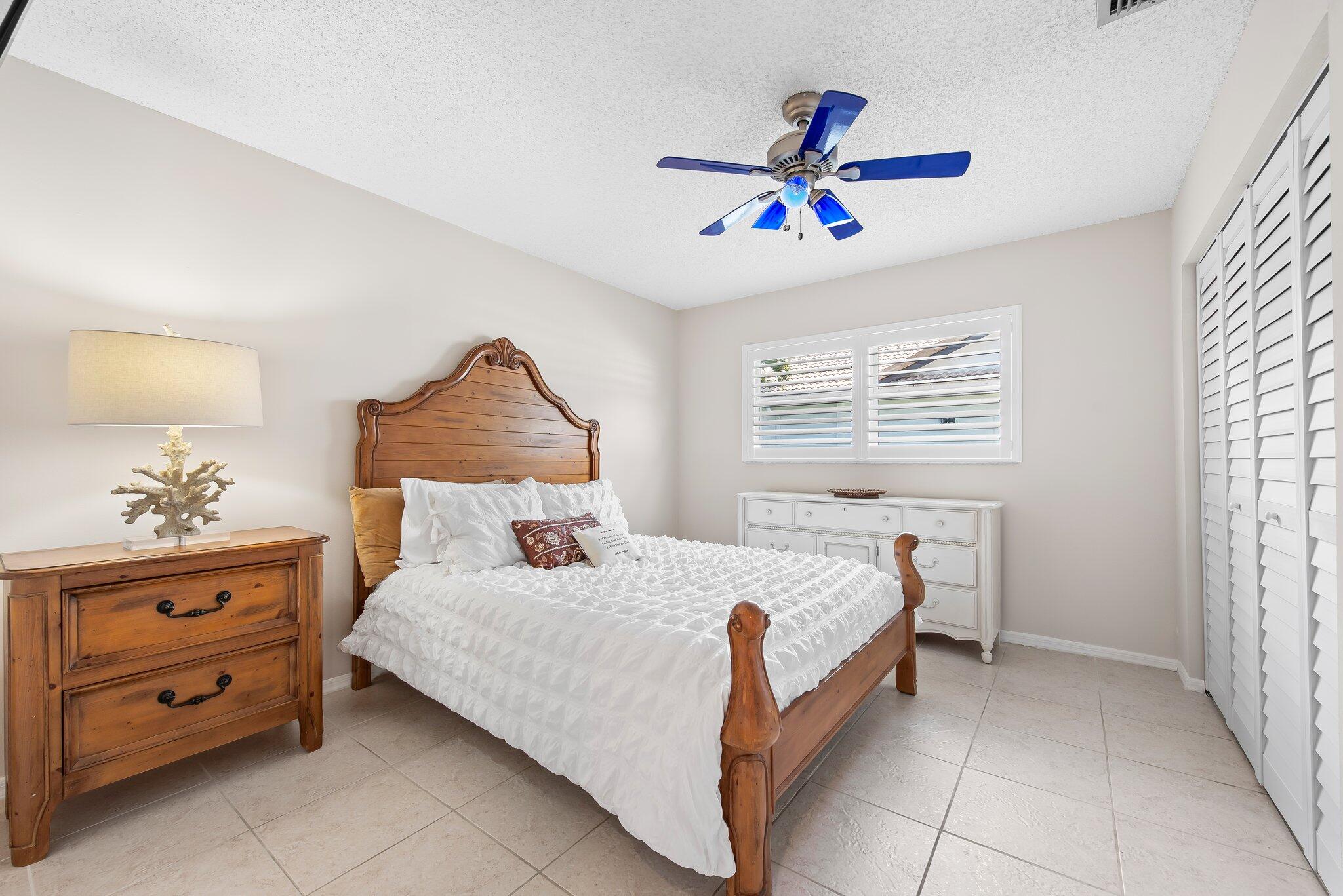 10957 NW 19th Manor