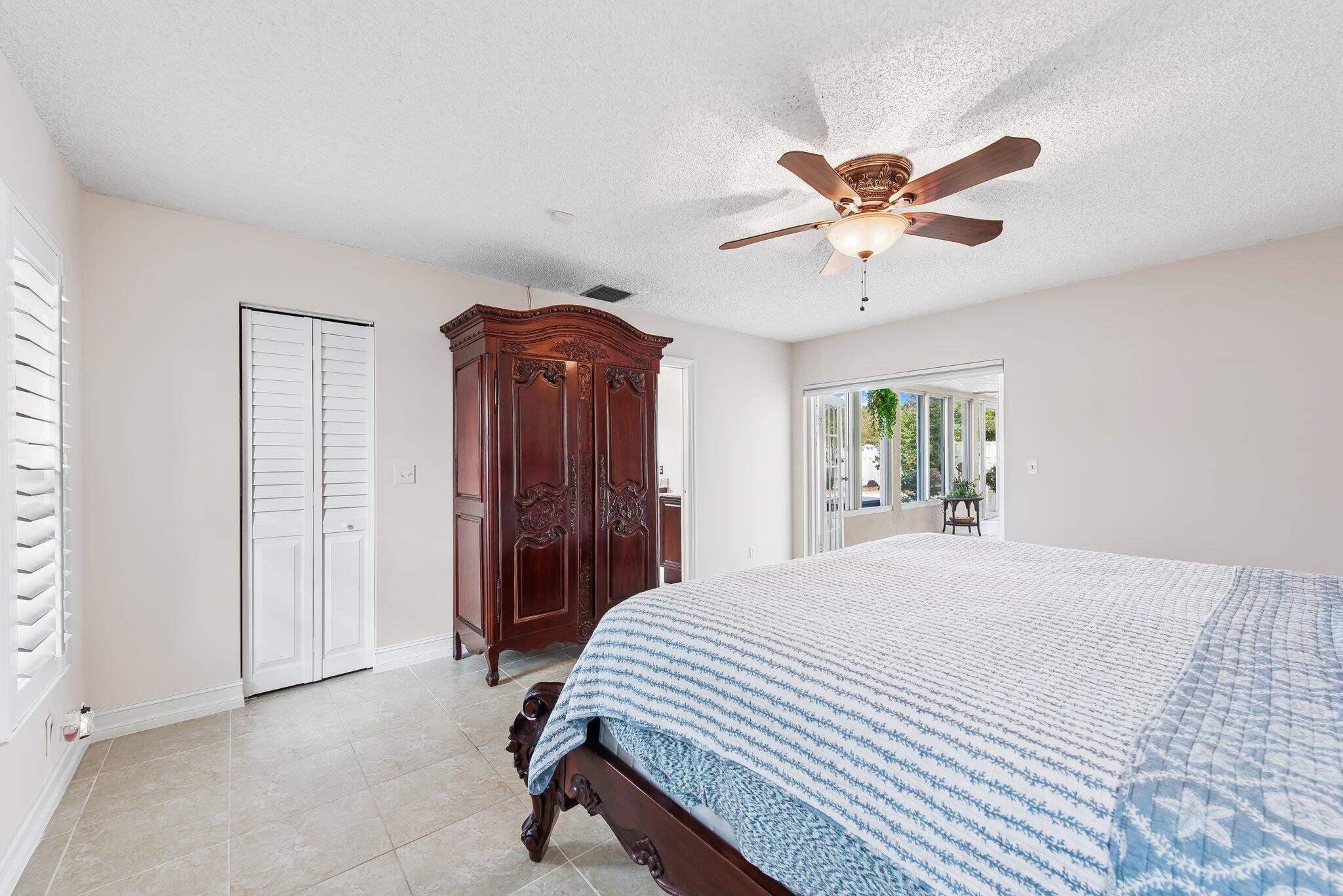 10957 NW 19th Manor