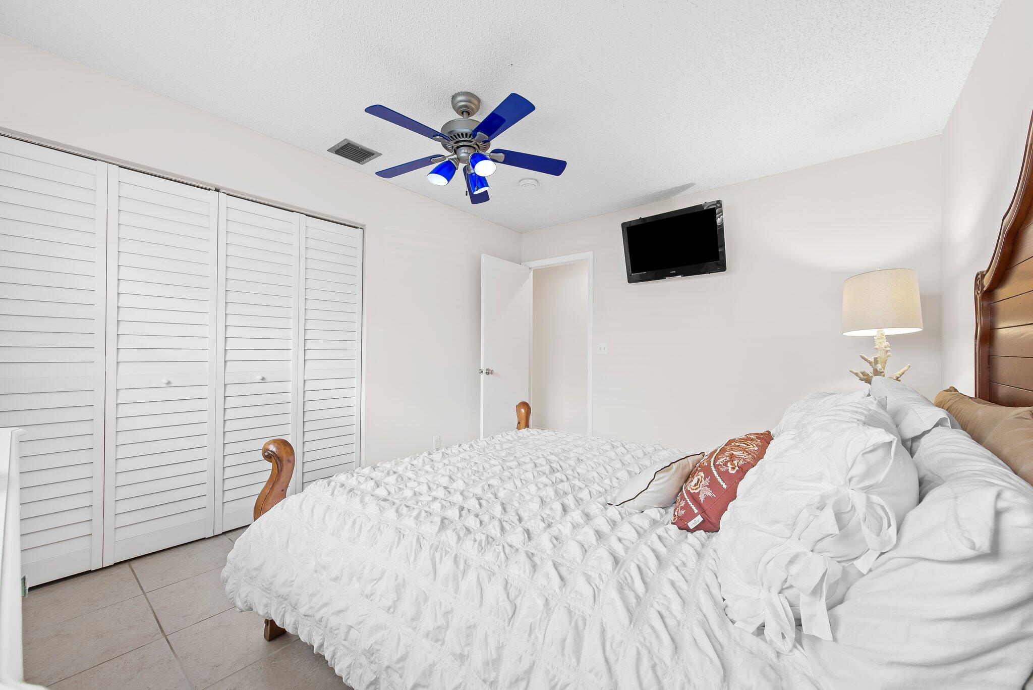 10957 NW 19th Manor