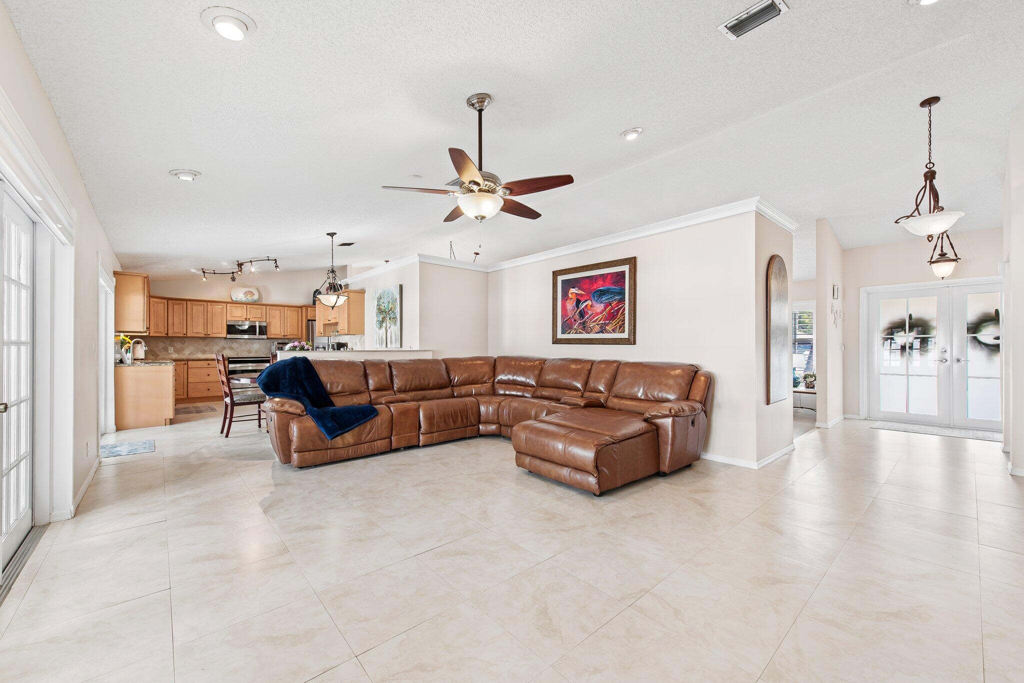 10957 NW 19th Manor
