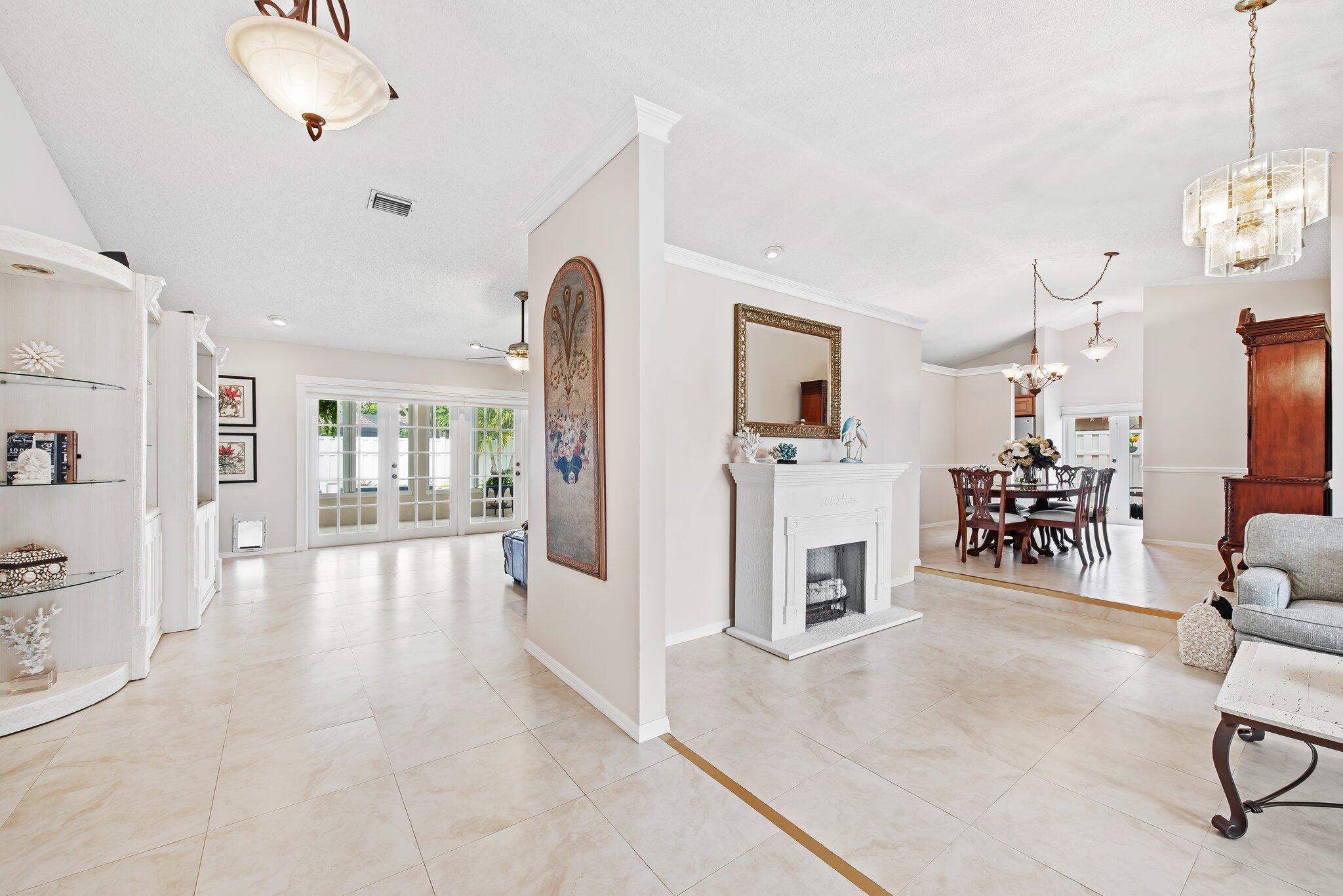 10957 NW 19th Manor