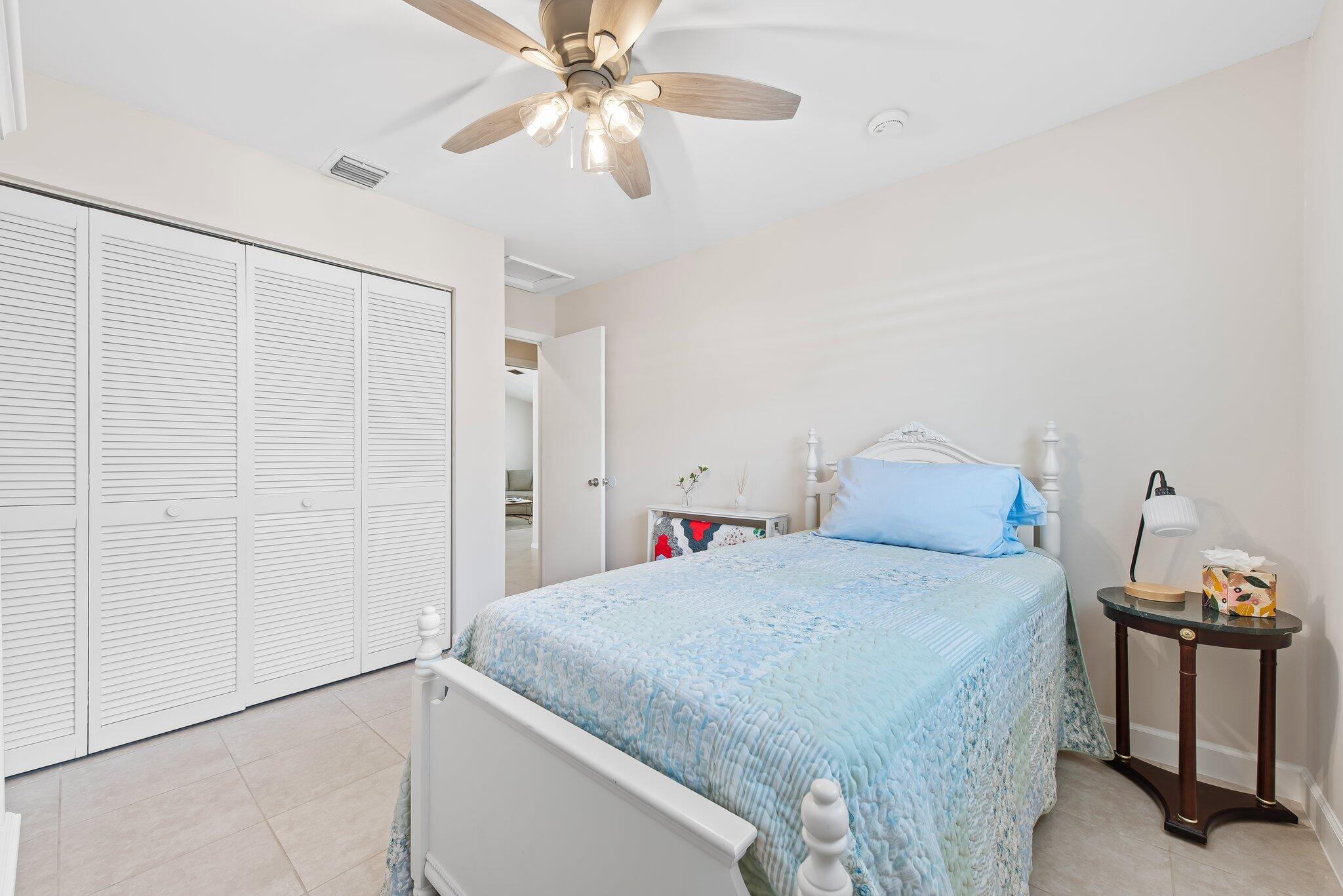 10957 NW 19th Manor