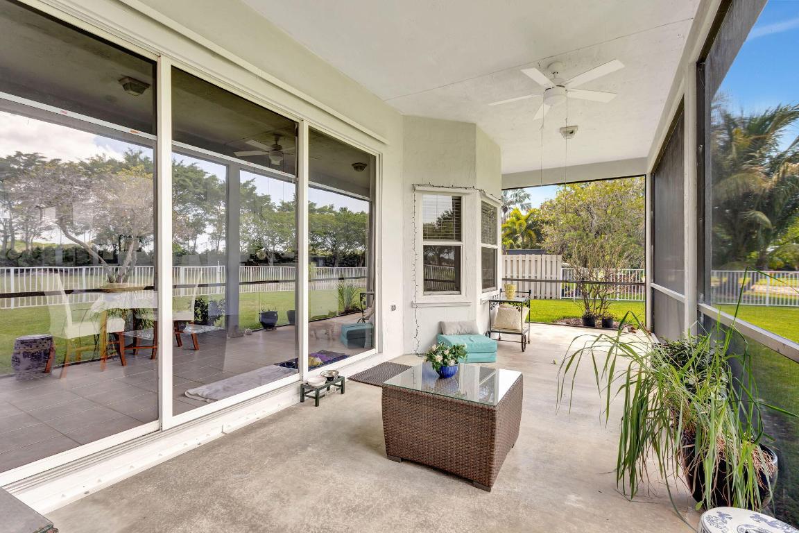 3662 Old Lighthouse Circle