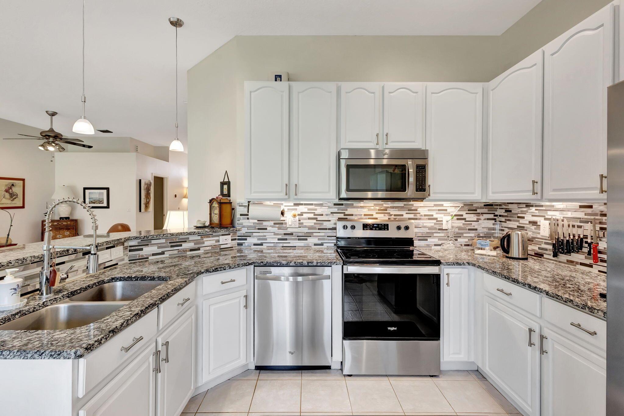 3662 Old Lighthouse Circle