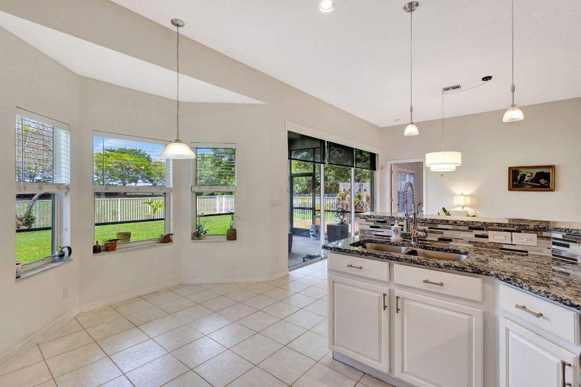 3662 Old Lighthouse Circle