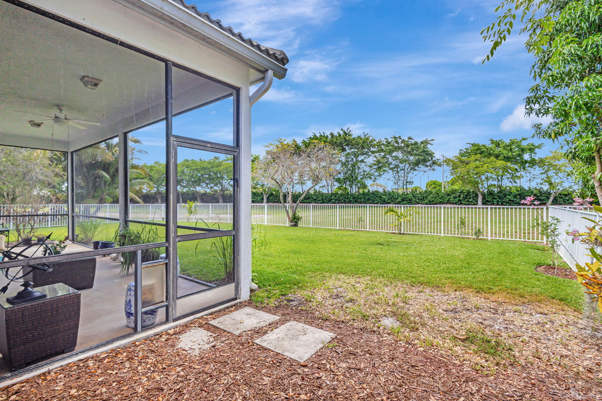 3662 Old Lighthouse Circle