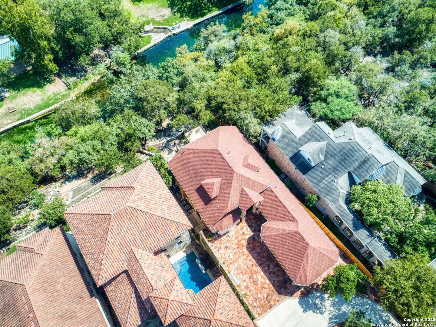 554 LAKEVIEW BLVD