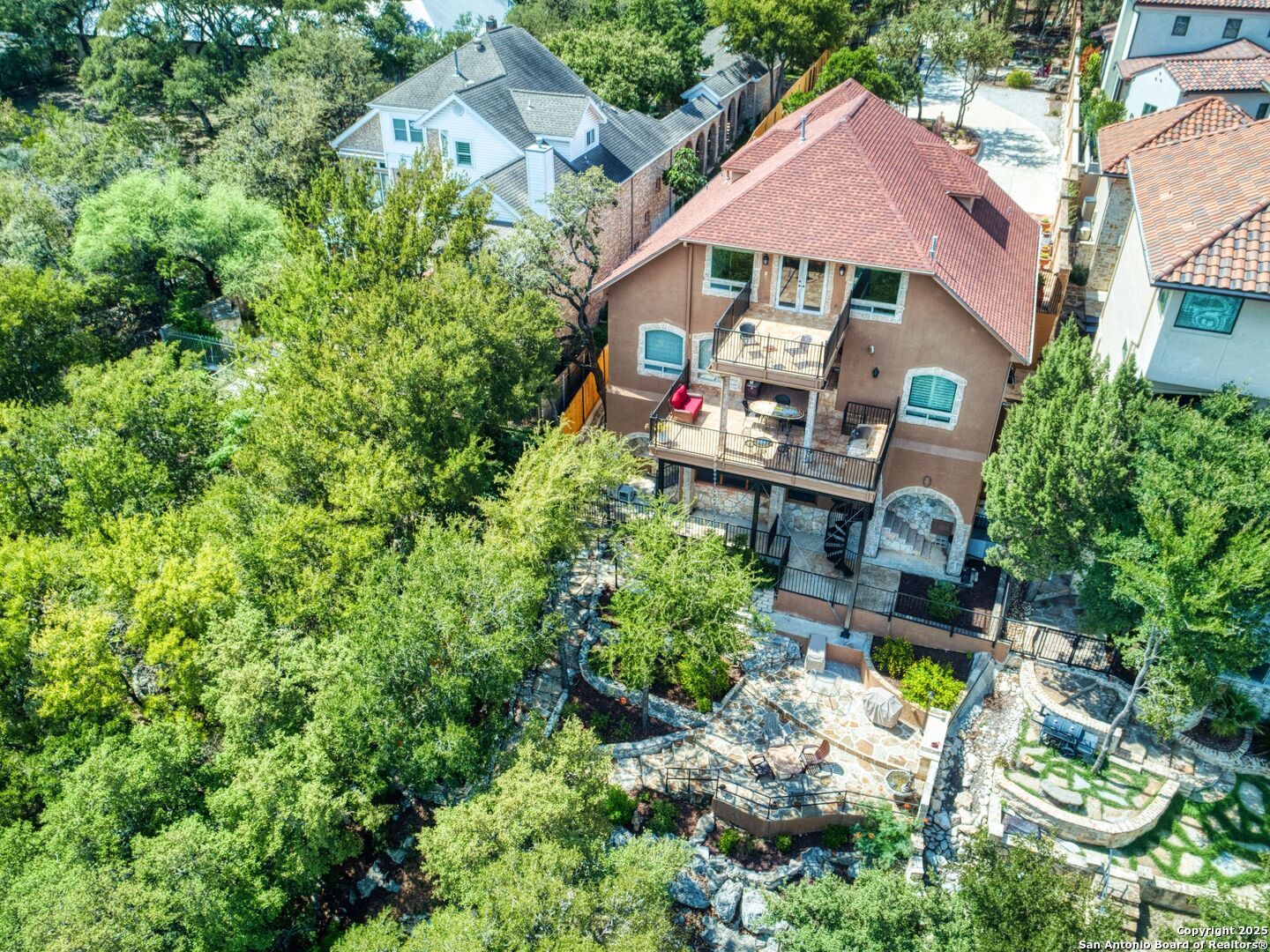 554 LAKEVIEW BLVD