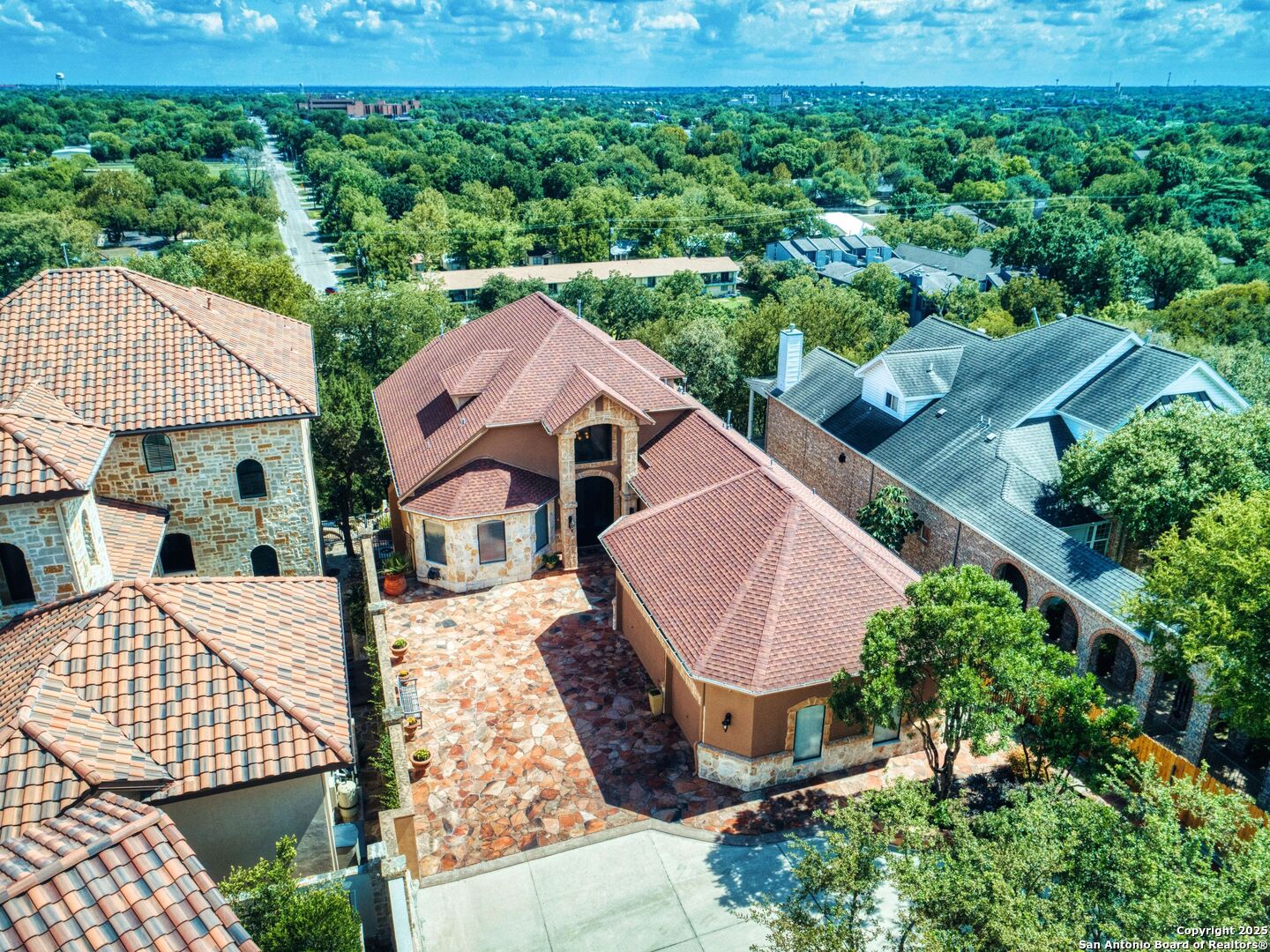 554 LAKEVIEW BLVD
