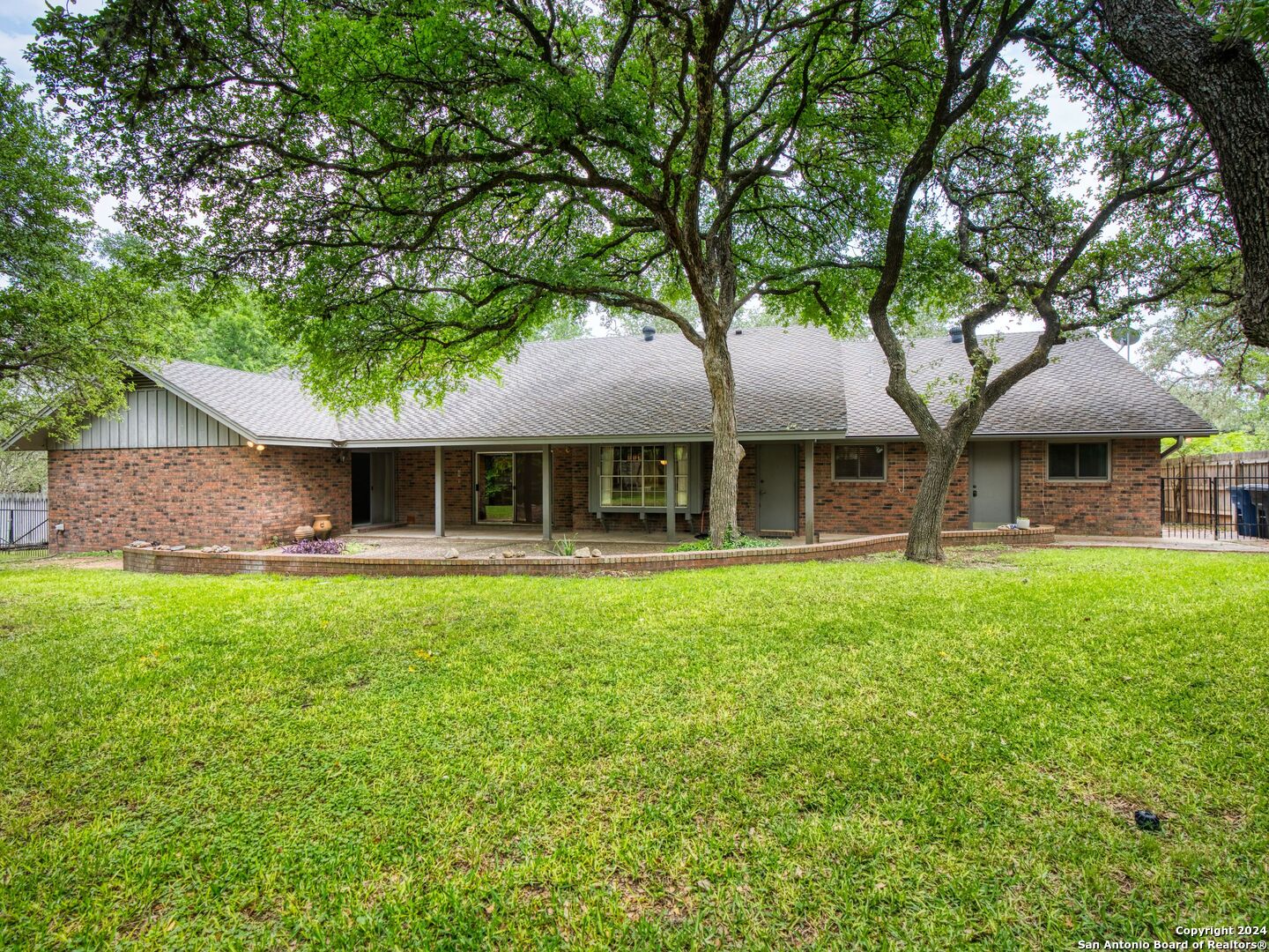 2 SIERRA DR