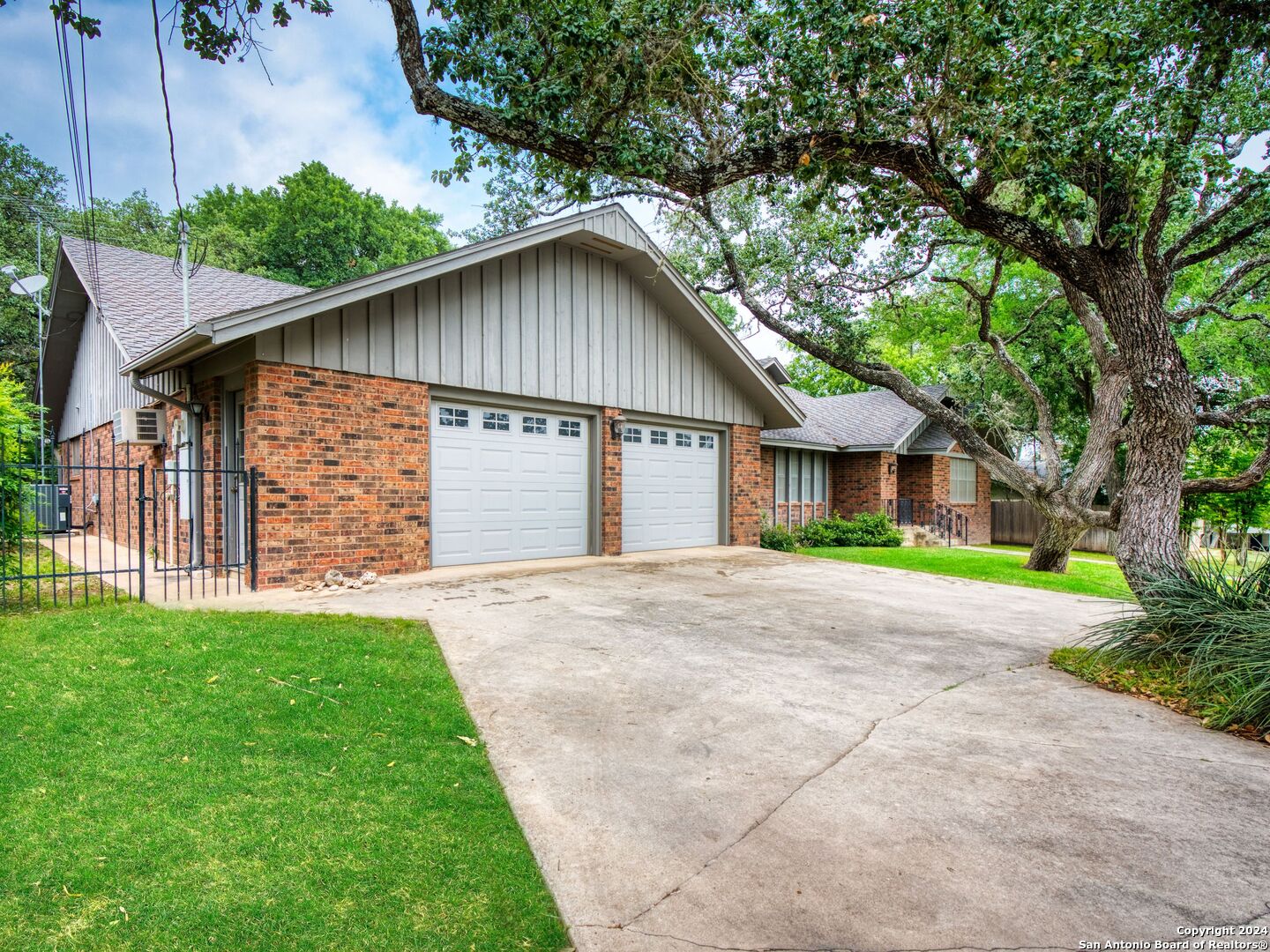 2 SIERRA DR
