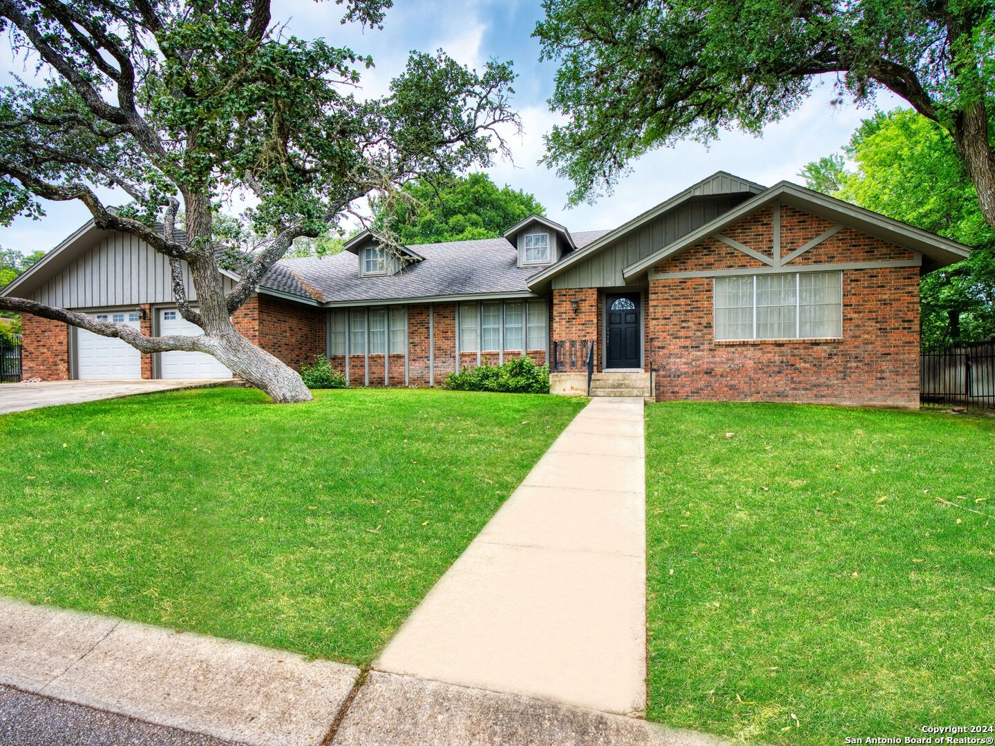 2 SIERRA DR
