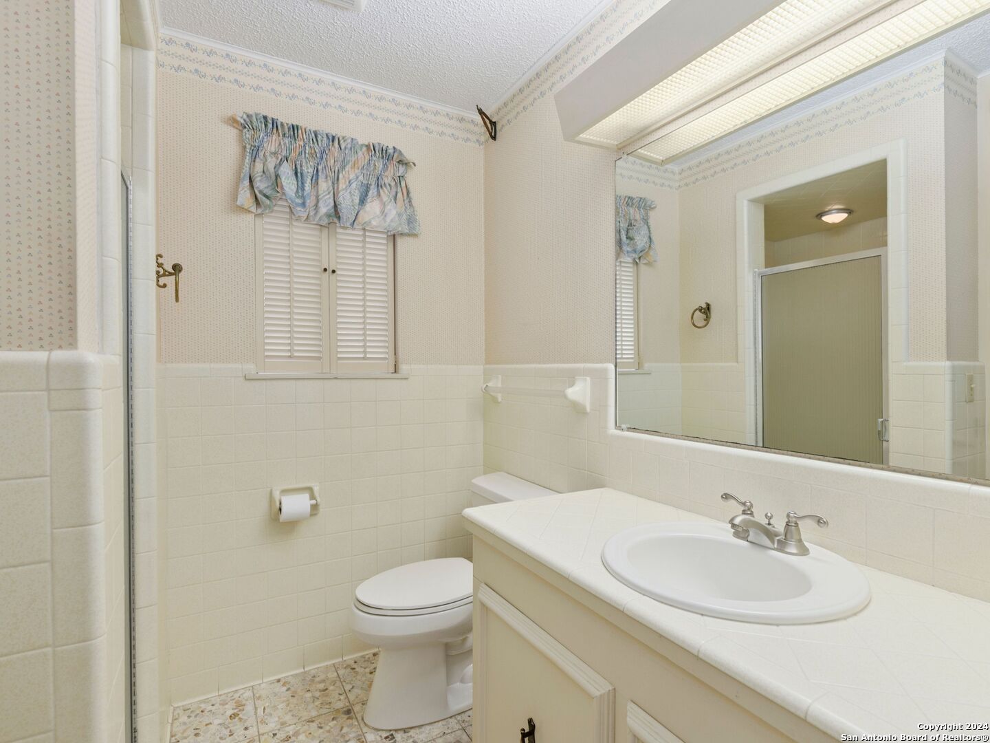 2 SIERRA DR