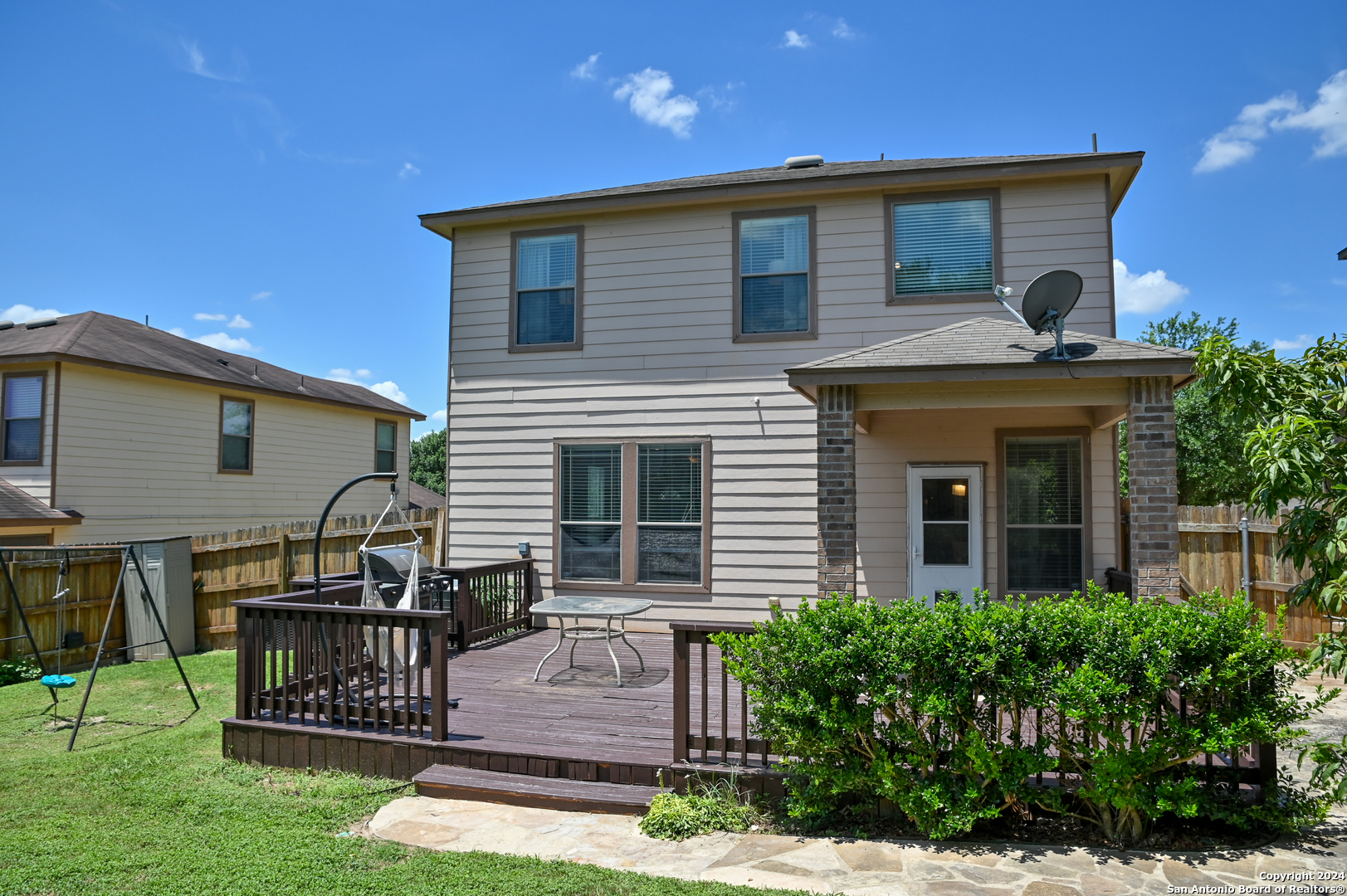 5713 COLUMBIA