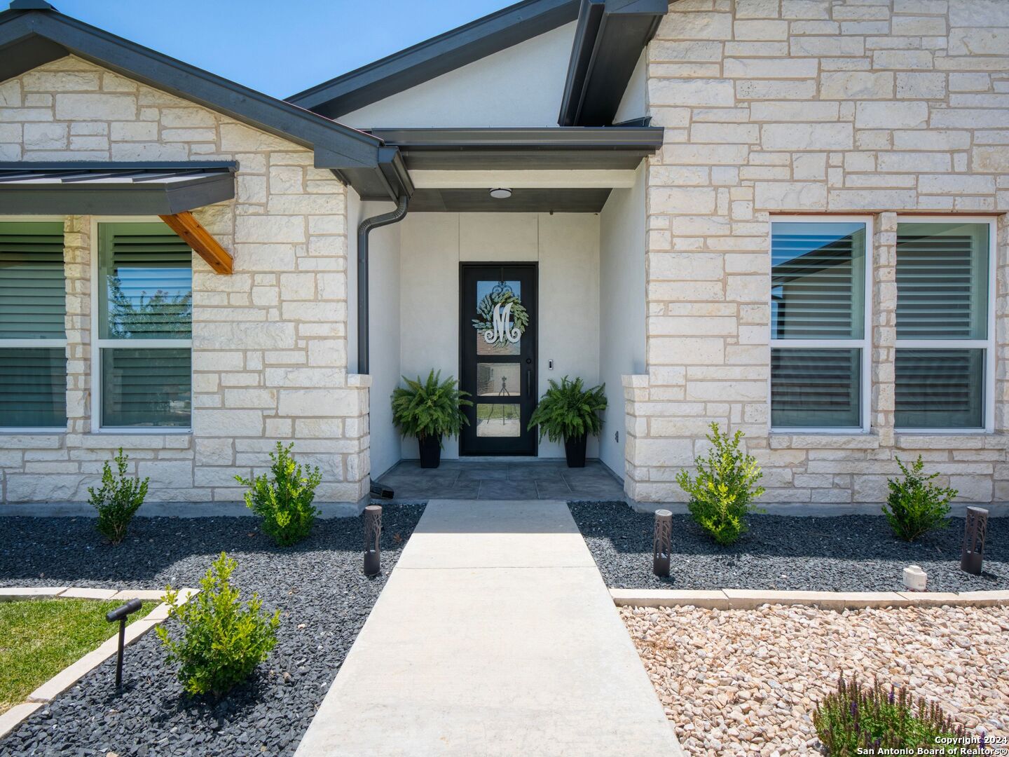 2437 KOOKABURRA DR