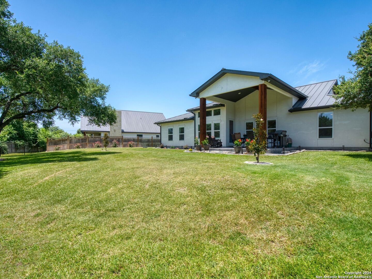 2437 KOOKABURRA DR