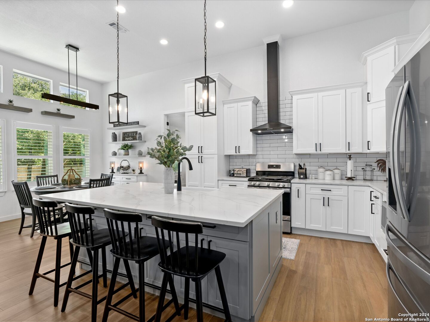 2437 KOOKABURRA DR