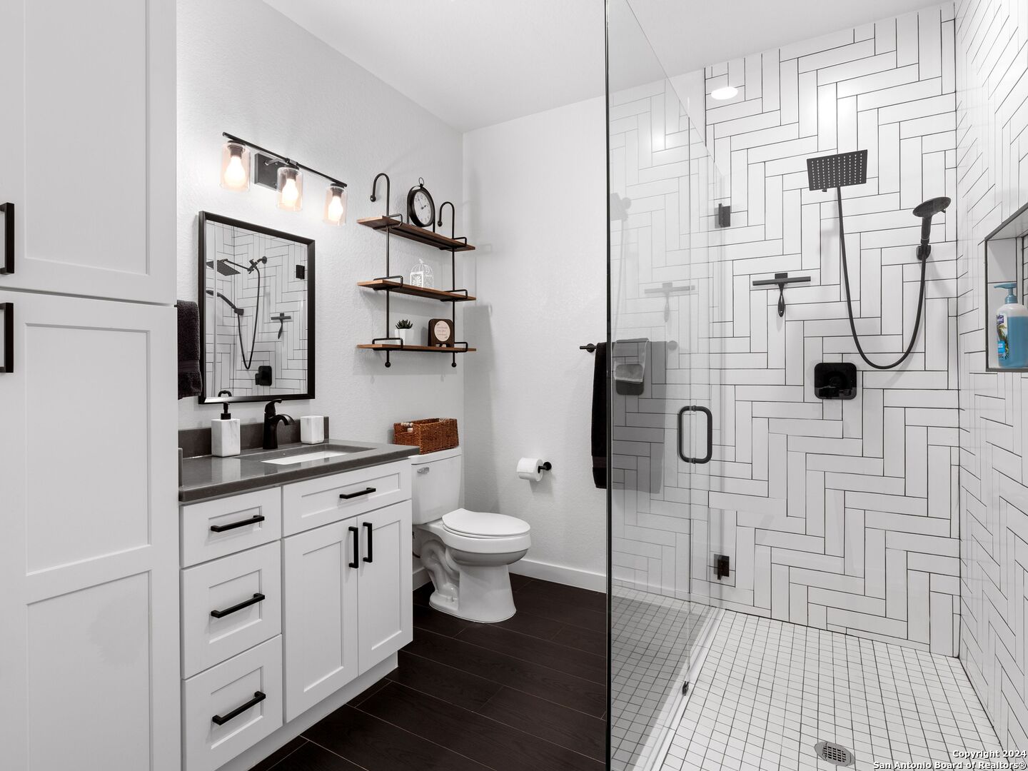 2437 KOOKABURRA DR