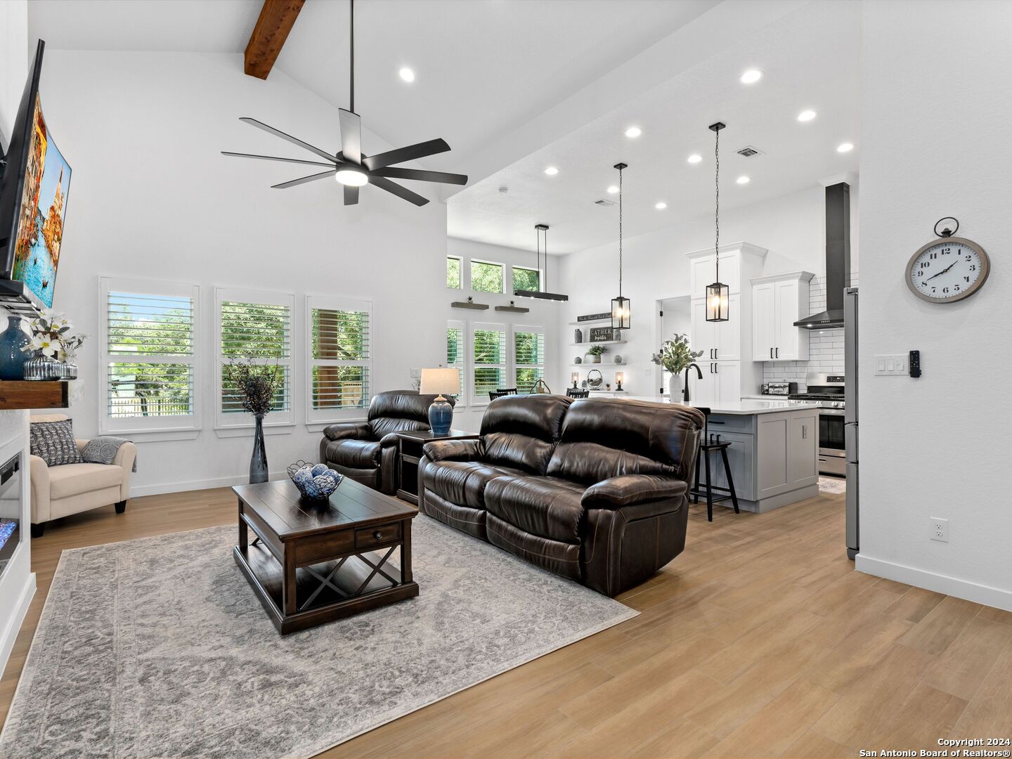 2437 KOOKABURRA DR