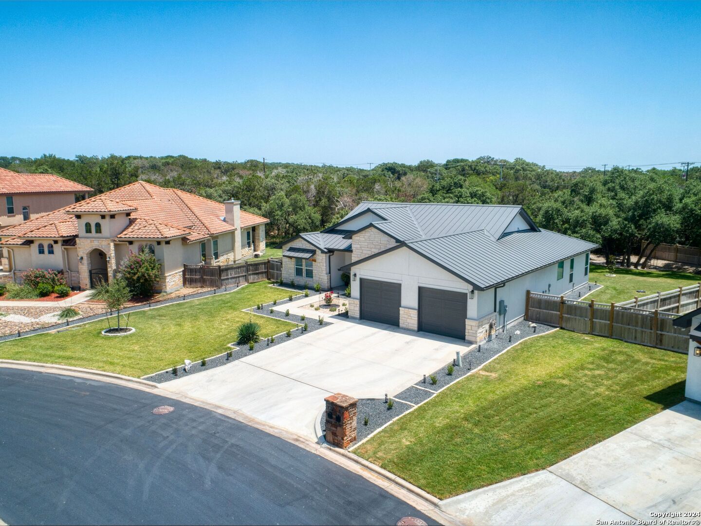 2437 KOOKABURRA DR