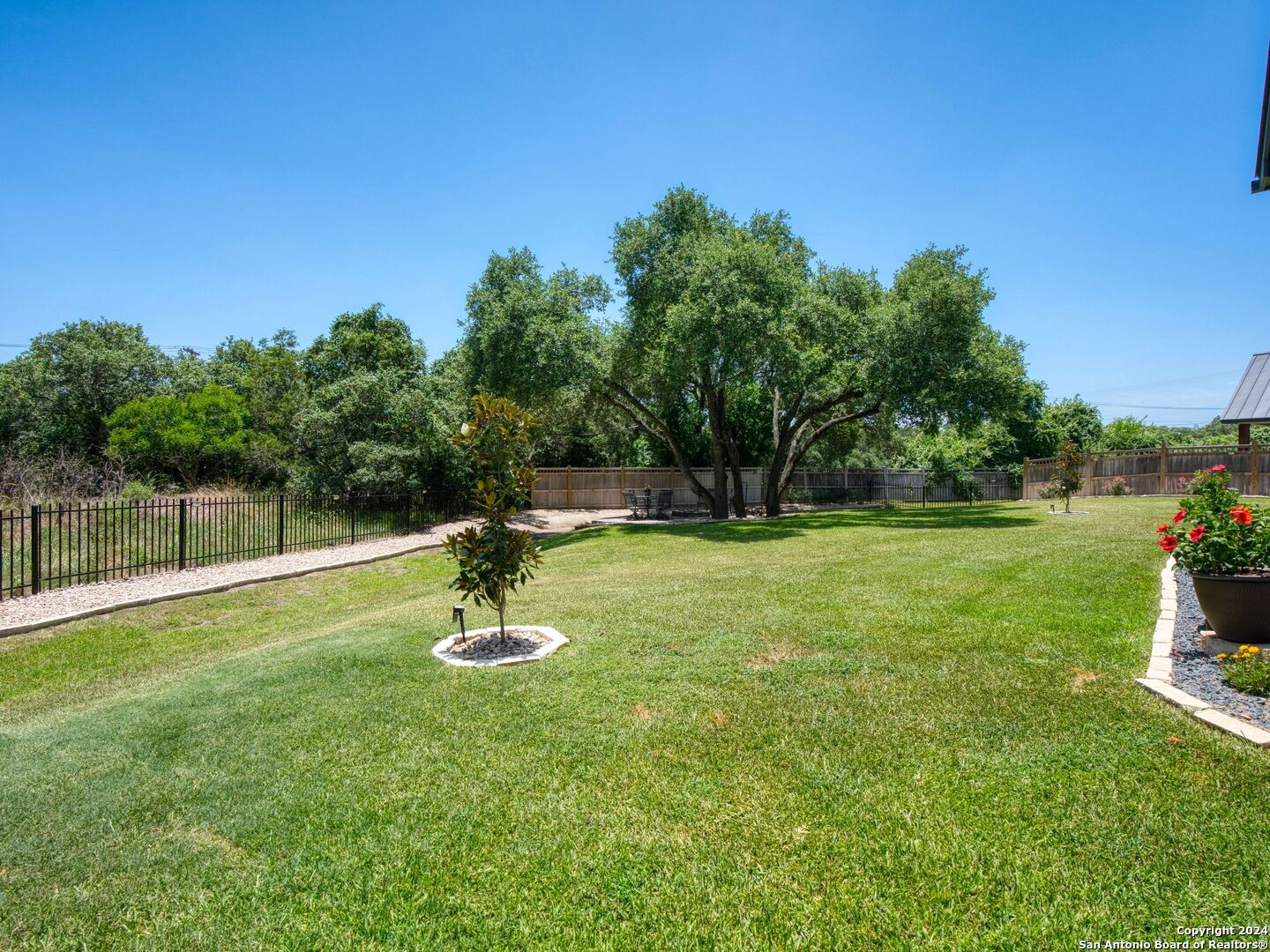 2437 KOOKABURRA DR