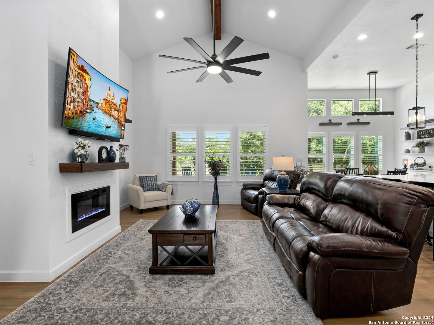 2437 KOOKABURRA DR