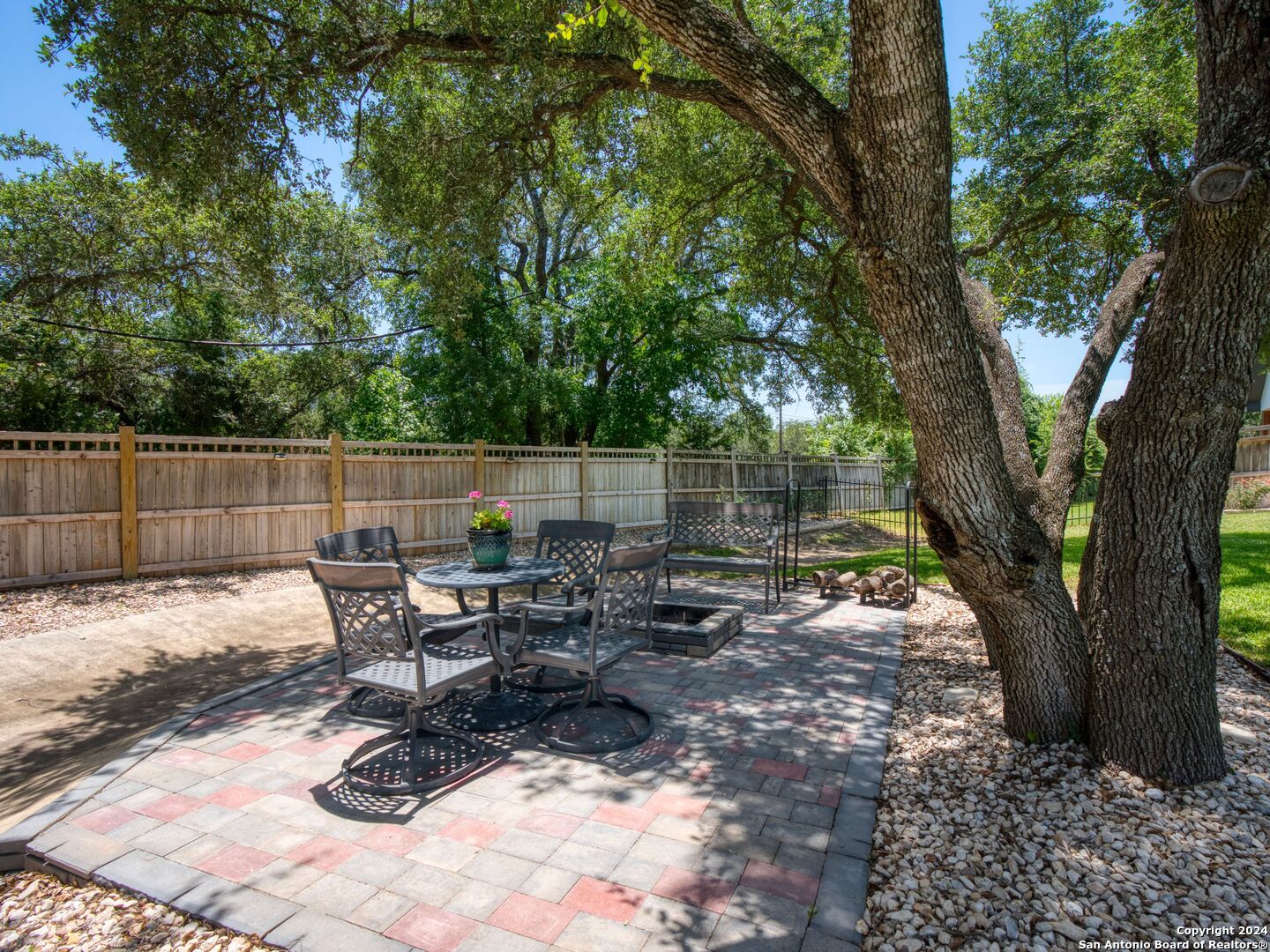 2437 KOOKABURRA DR