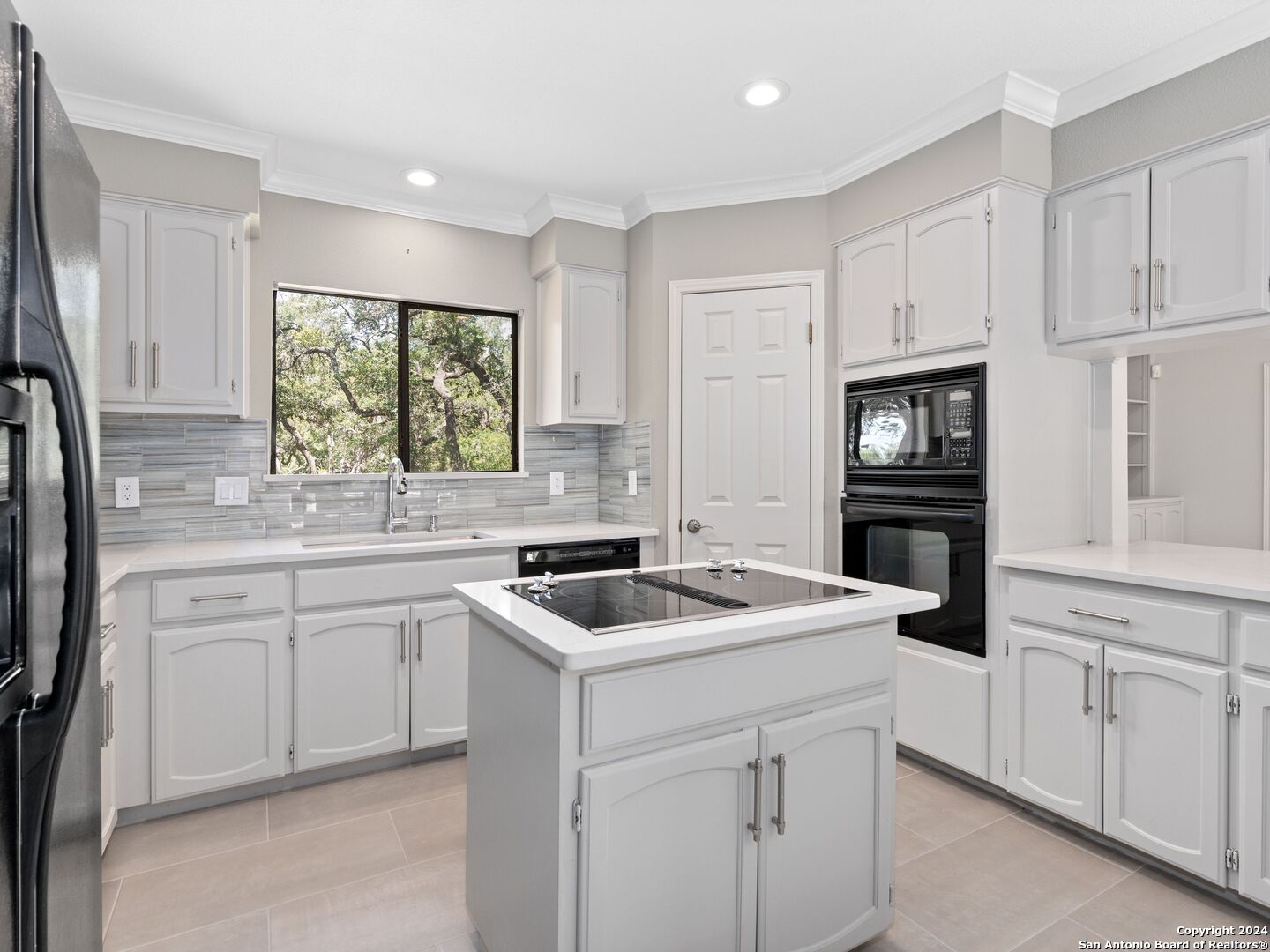 2207 ESTATE VIEW DR
