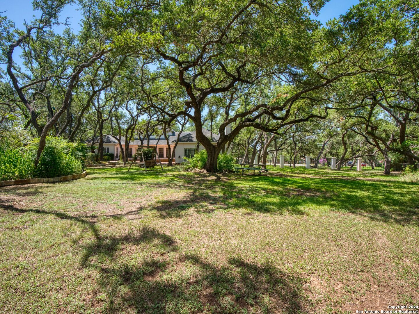 2207 ESTATE VIEW DR