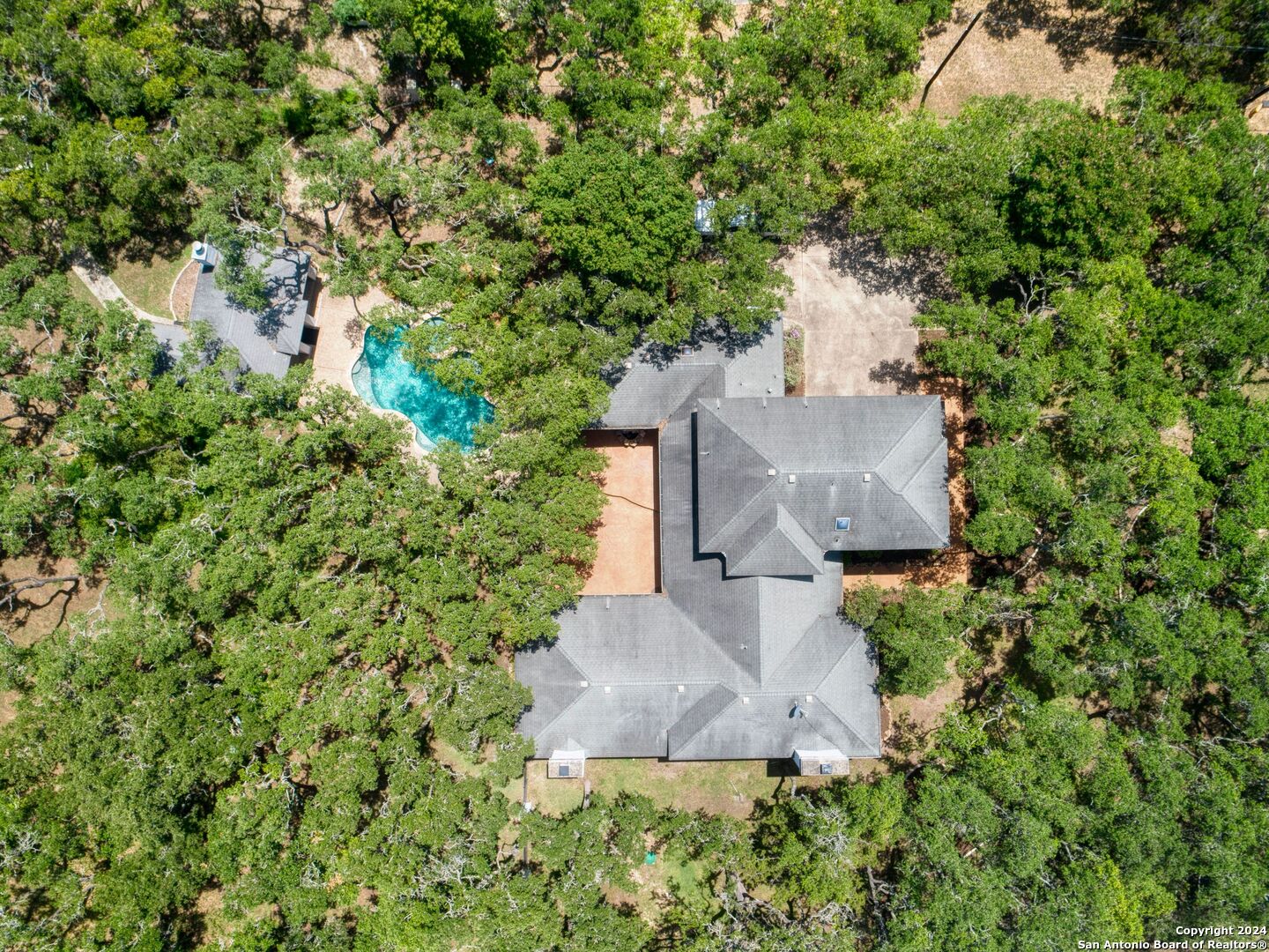 2207 ESTATE VIEW DR