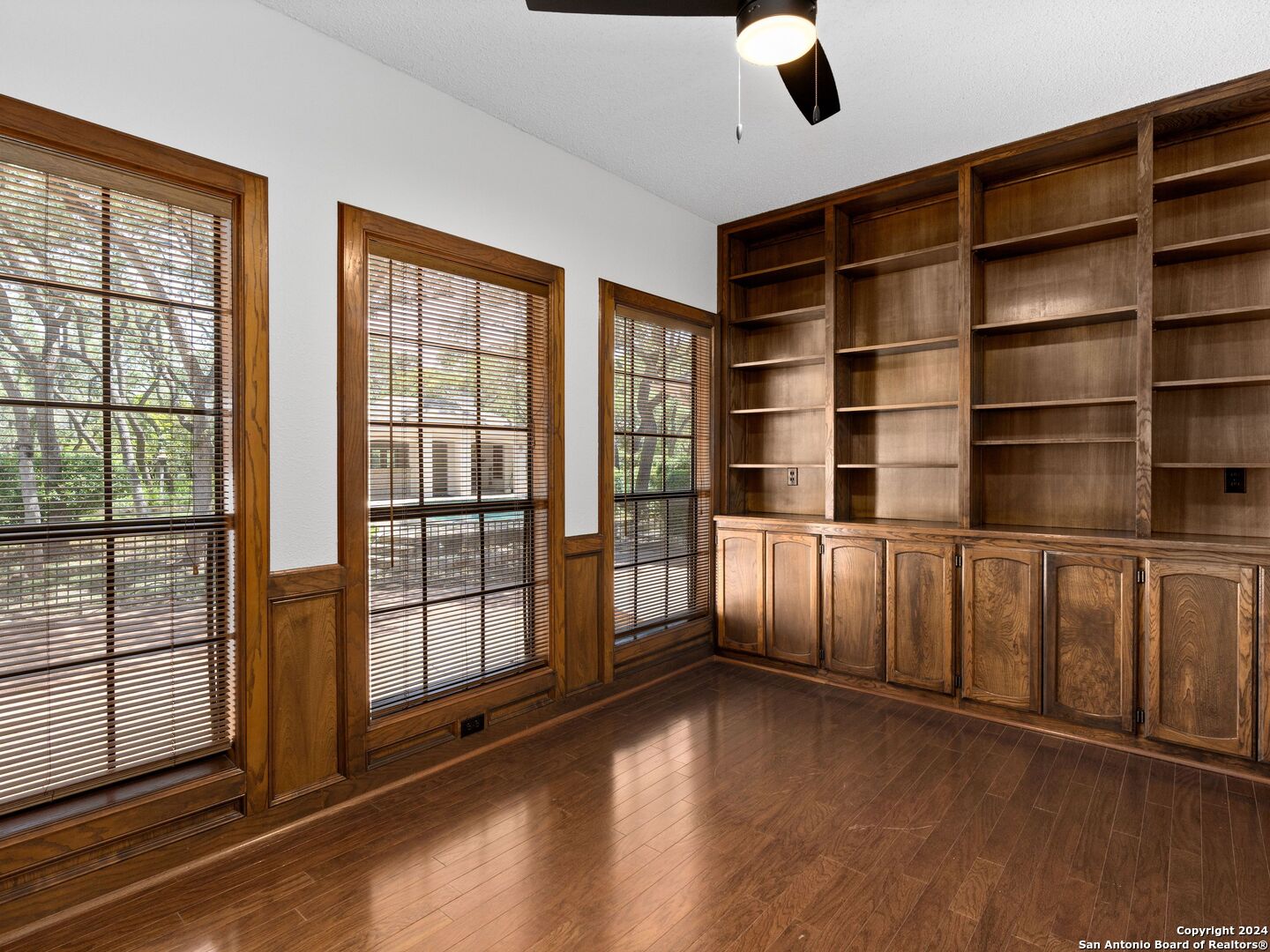 2207 ESTATE VIEW DR