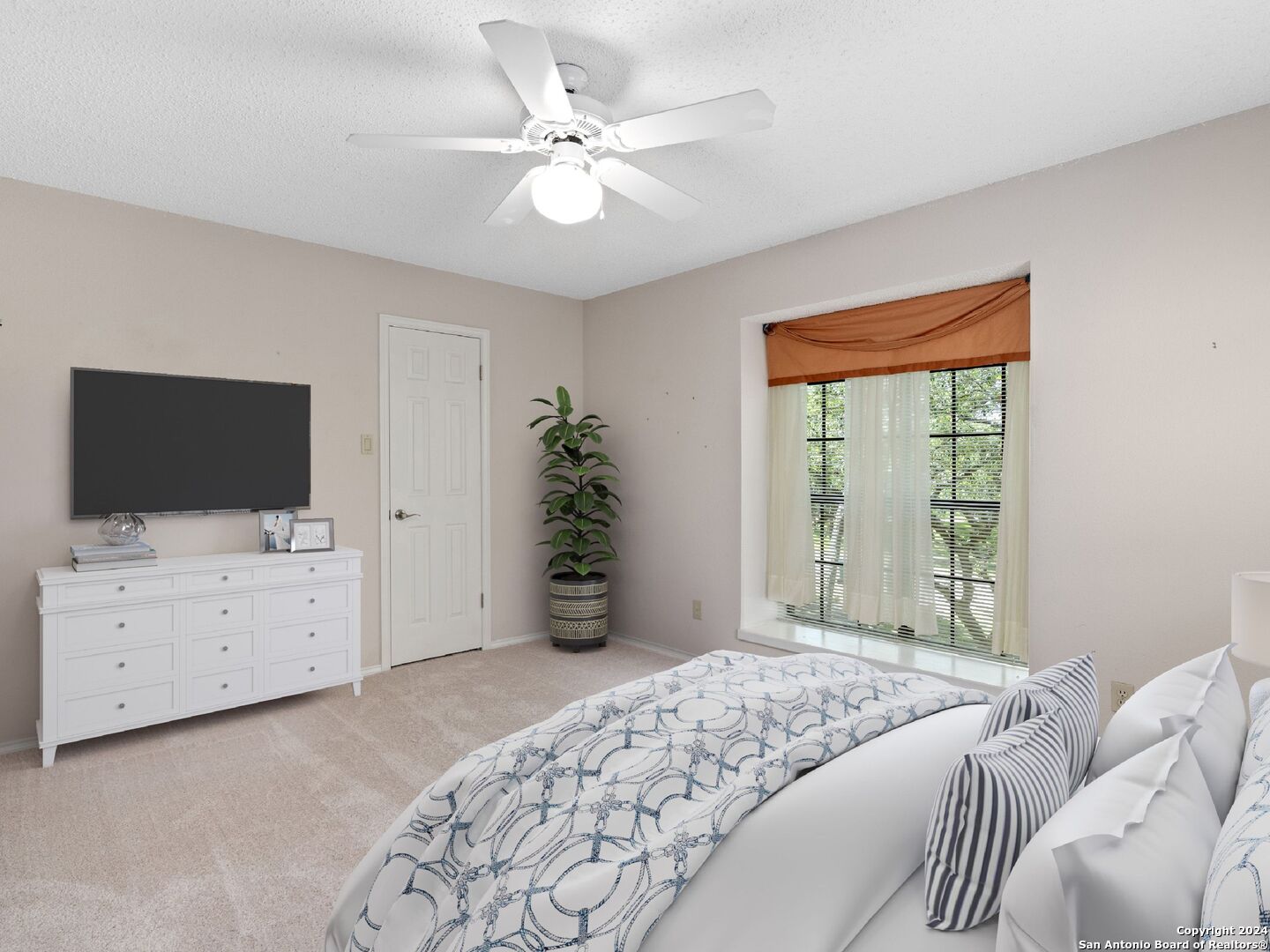 2207 ESTATE VIEW DR