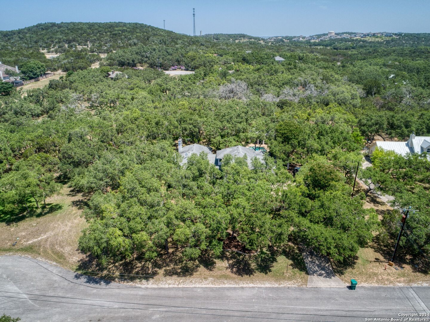 2207 ESTATE VIEW DR