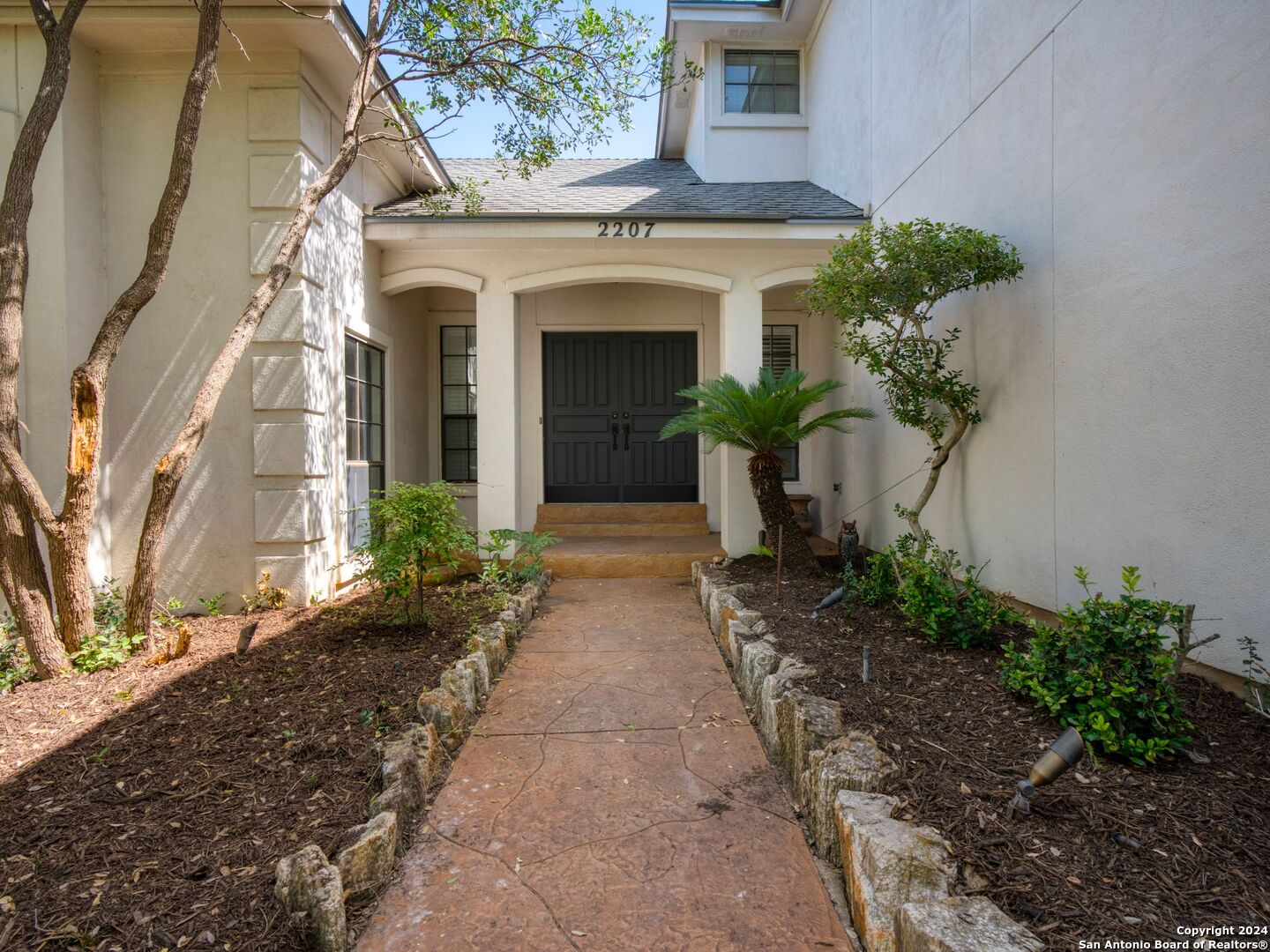 2207 ESTATE VIEW DR