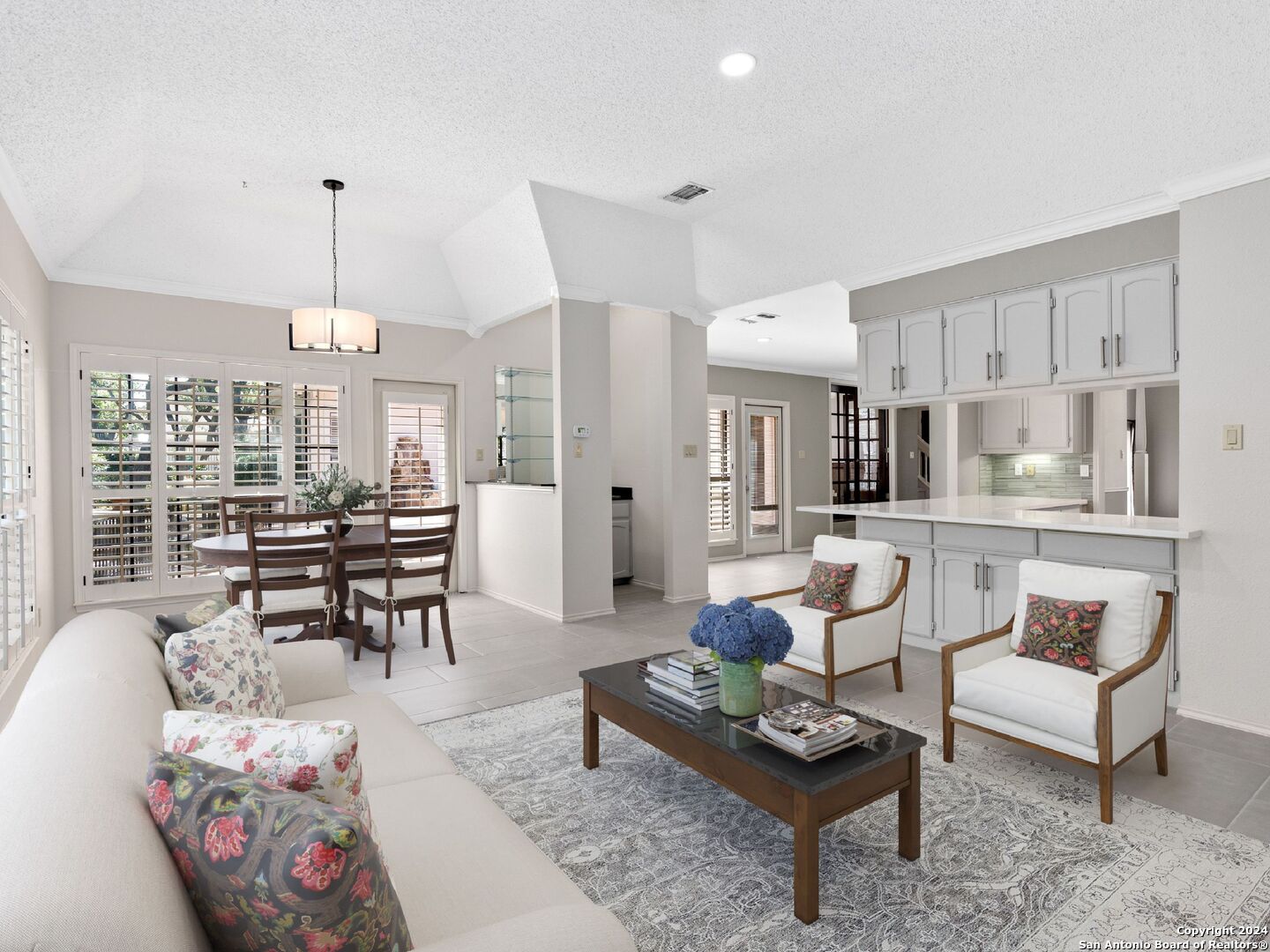 2207 ESTATE VIEW DR