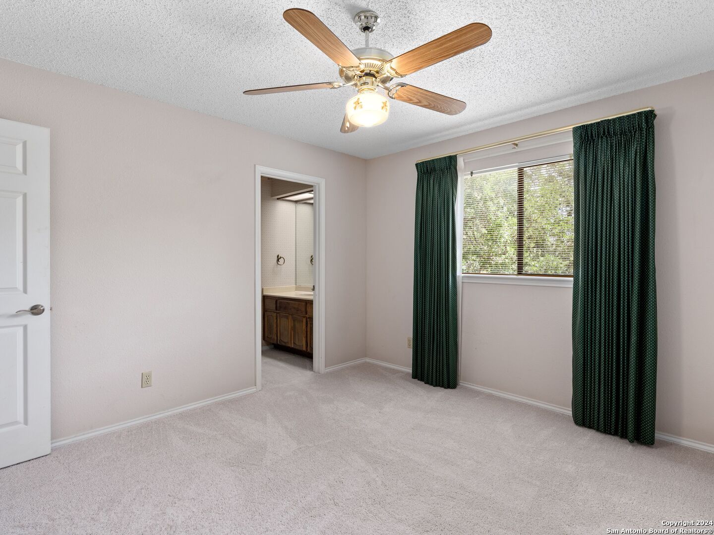 2207 ESTATE VIEW DR