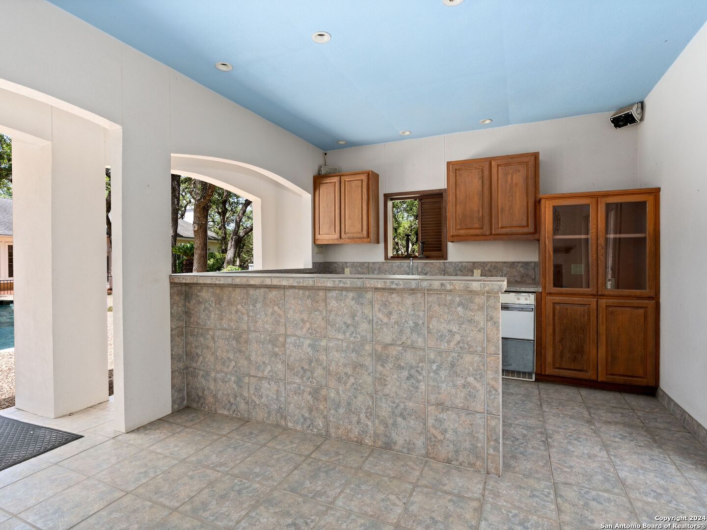 2207 ESTATE VIEW DR