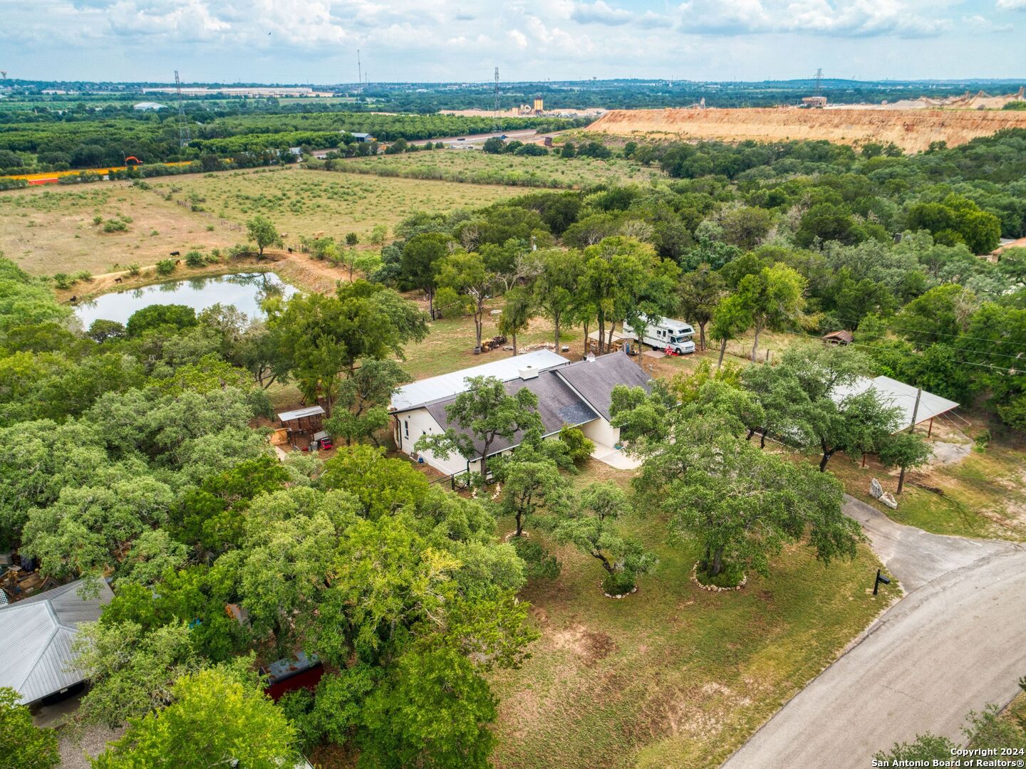 1141 ROSE LN