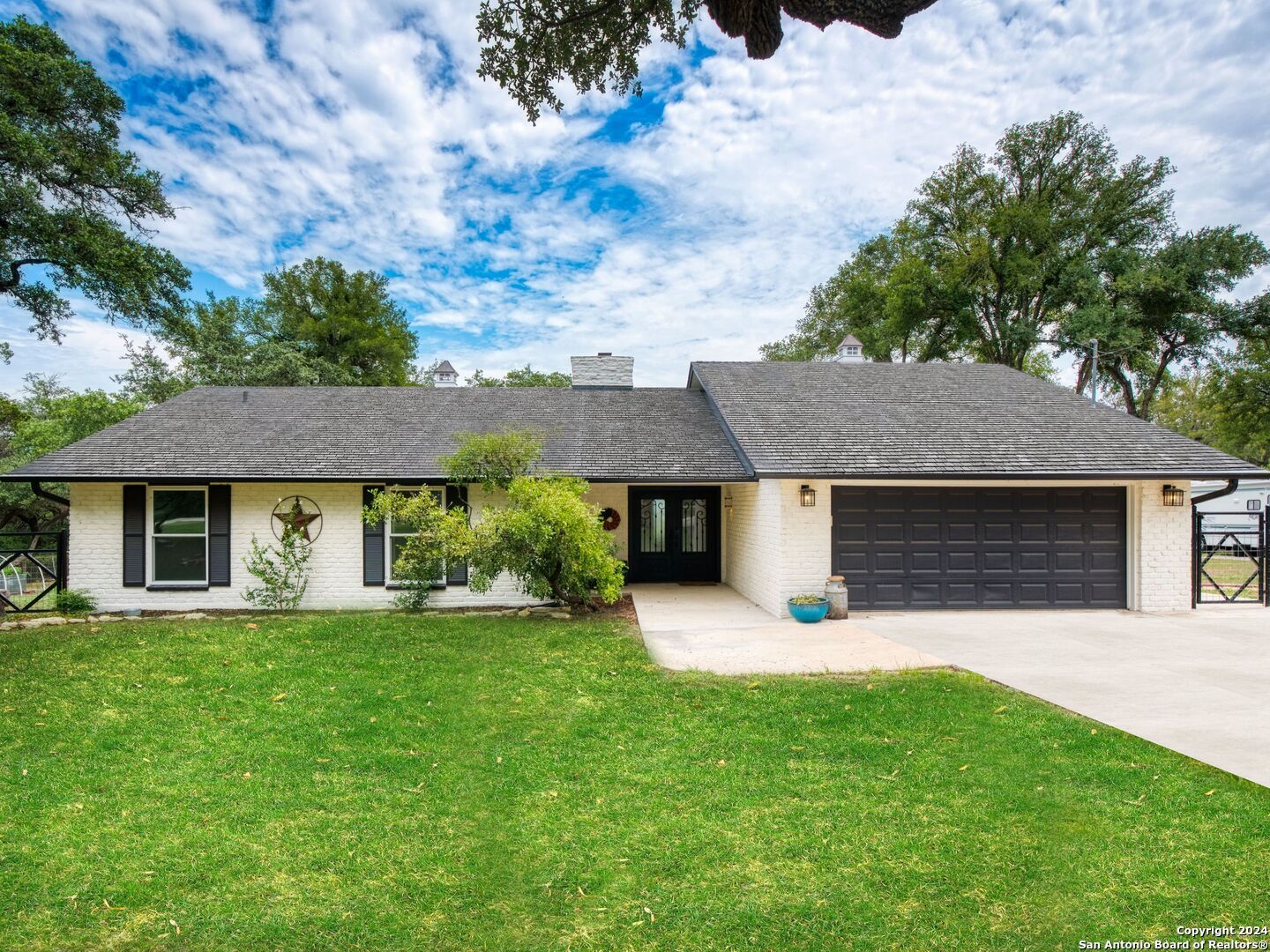 1141 ROSE LN