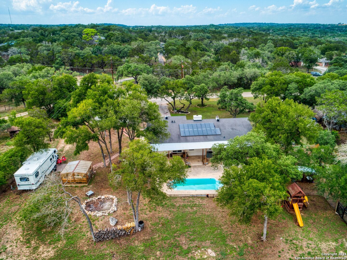 1141 ROSE LN